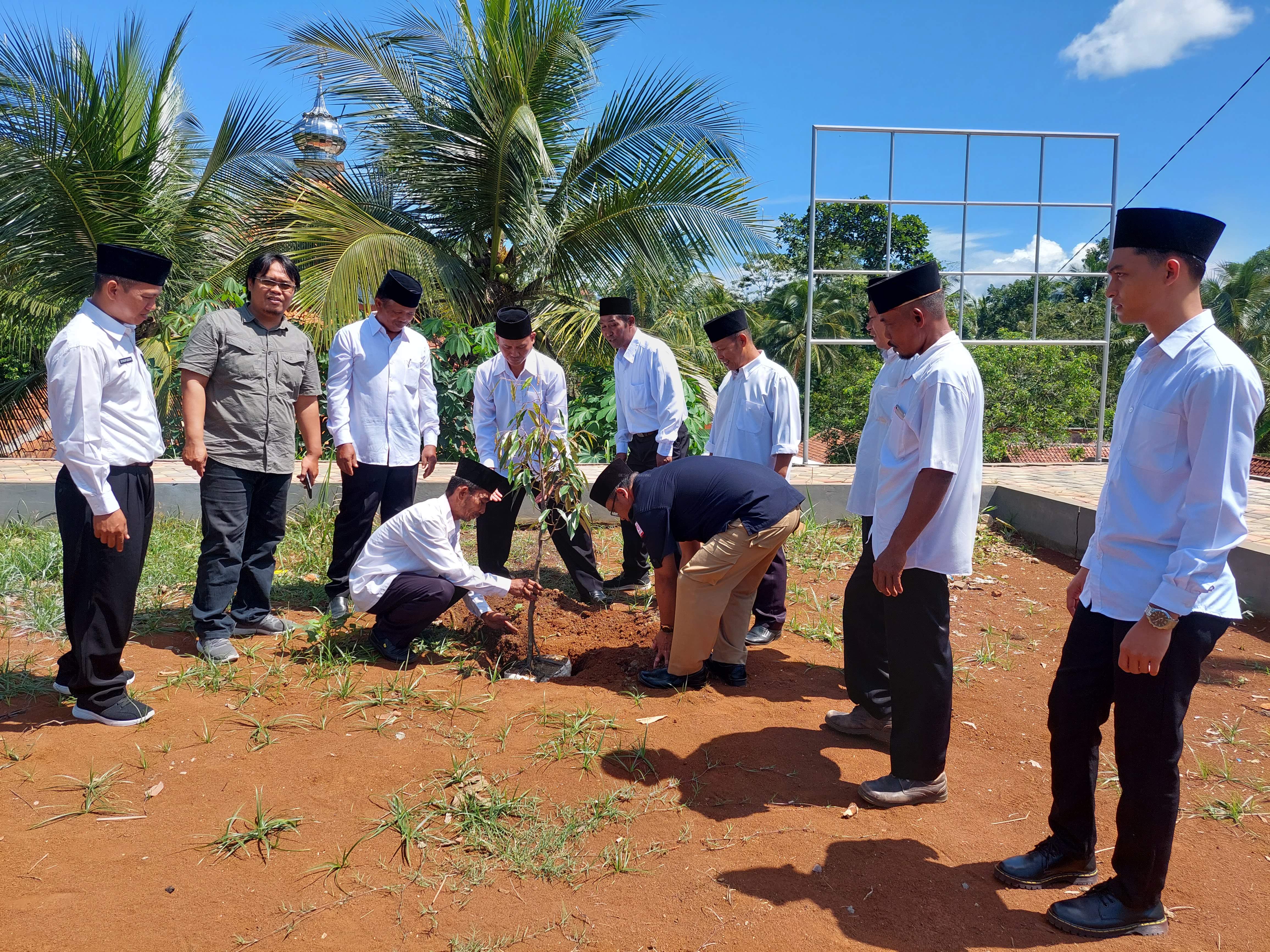 Penanaman Pohon serentak KPPS Desa Rungkang